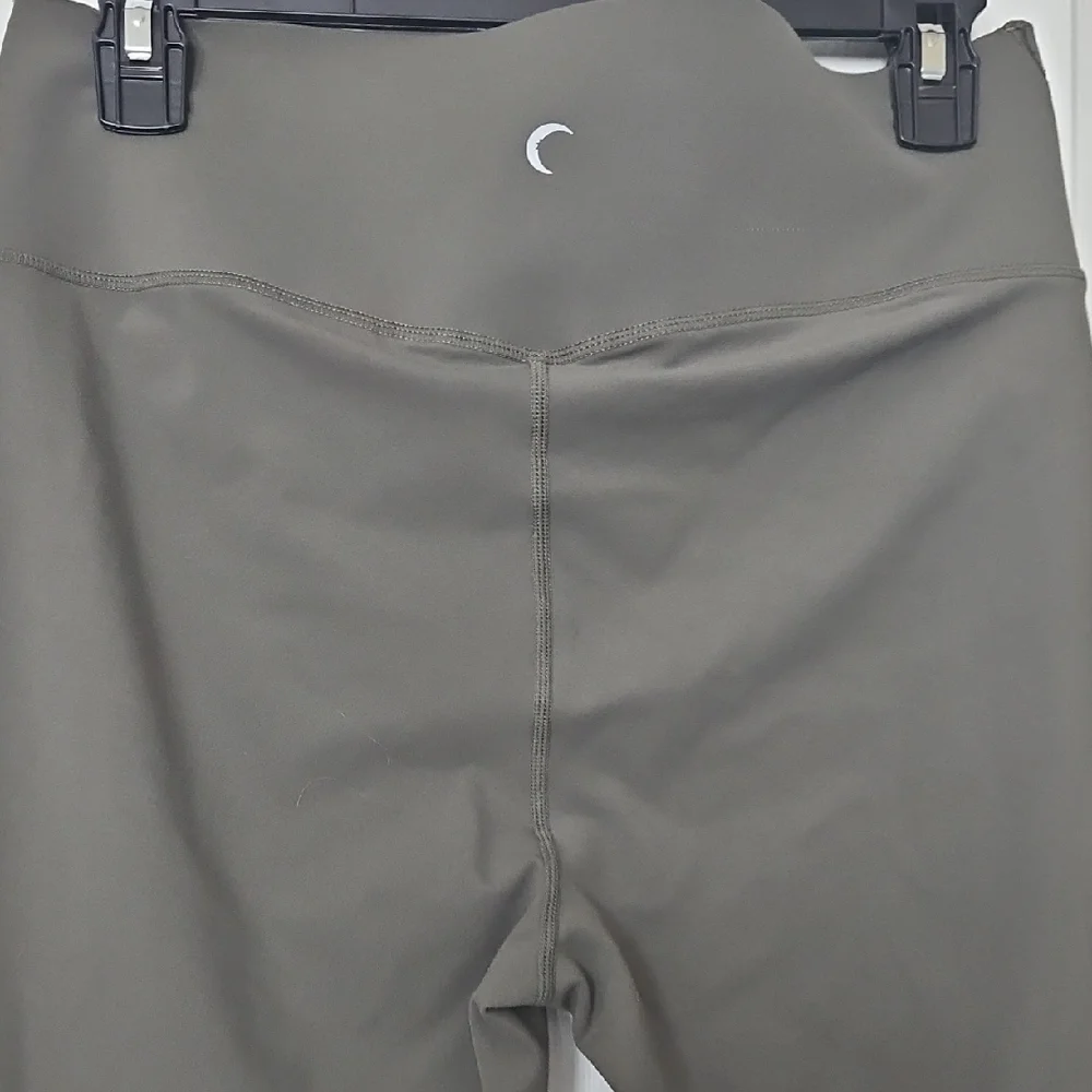 ZYIA Women's Olive Green Leggings - Picture 4 of 5